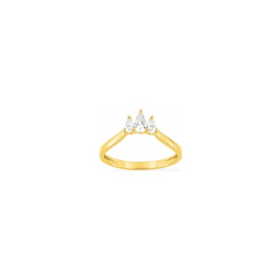 Bague en or jaune et oxyde de zirconium