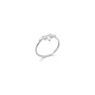 Bague en or blanc et oxyde de zirconium