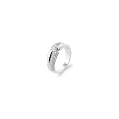 Bague en argent et oxyde de zirconium