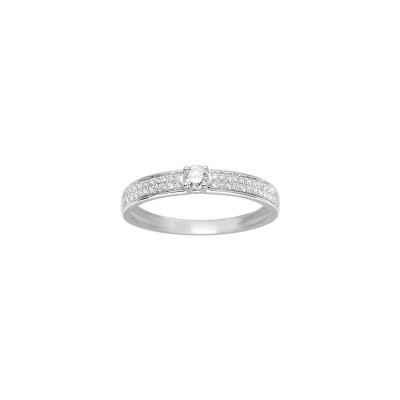 Solitaire accompagné en or blanc et diamants 0.25ct