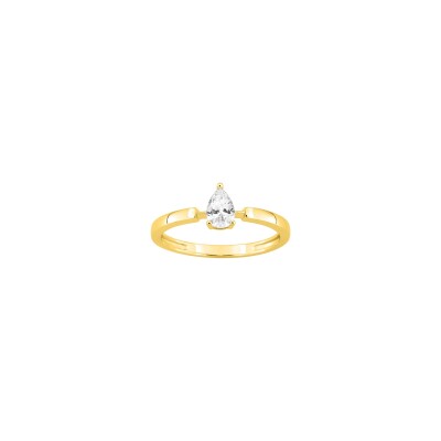 Bague en or jaune et oxyde de zirconium