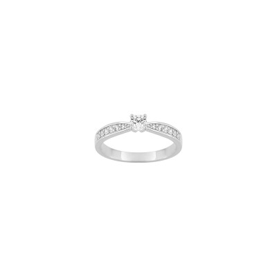Bague en or blanc et diamant 0.41ct