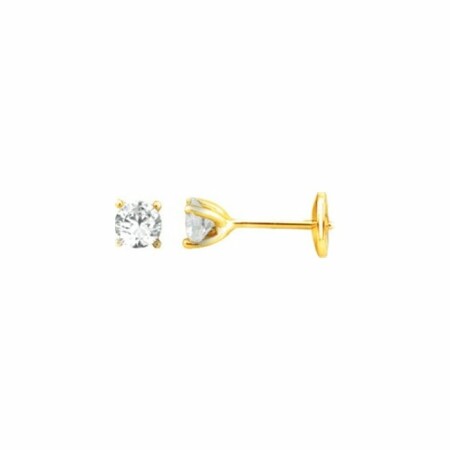 Puce d'oreille en or jaune et diamants de 0.6ct