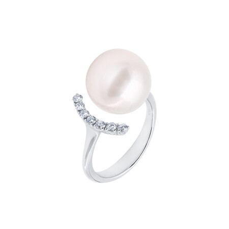 Bague en or blanc, perle blanche du sud et diamant