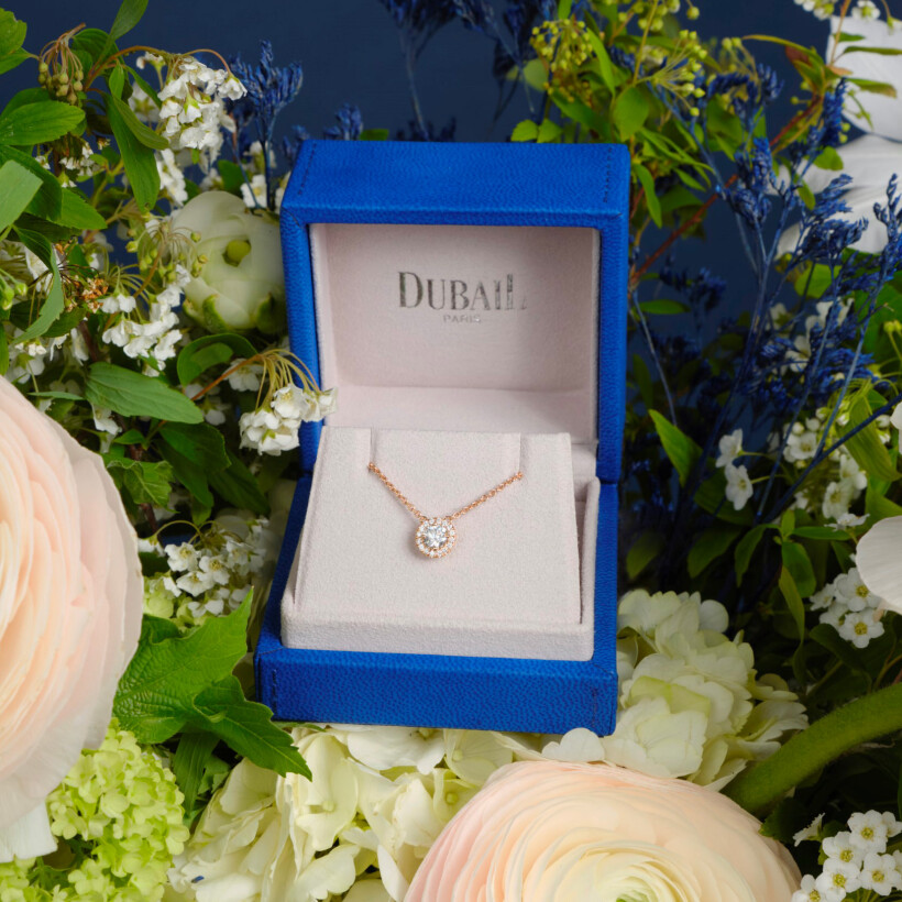Certified diamond pendant in rose gold