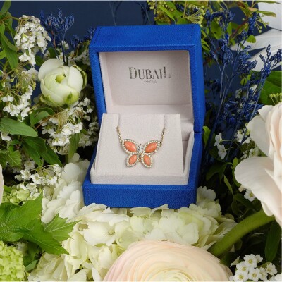 Pendentif corail diamants or jaune