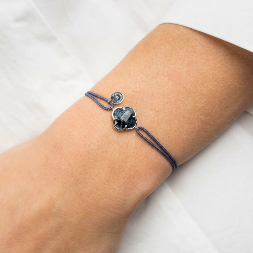 Bracelet Morganne Bello Victoria en or blanc, cordon bleu jean et piétersite bleue