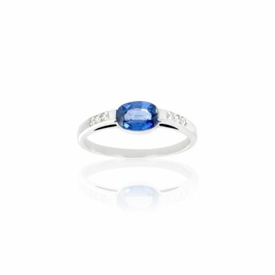 Bague en or blanc, saphir et diamants