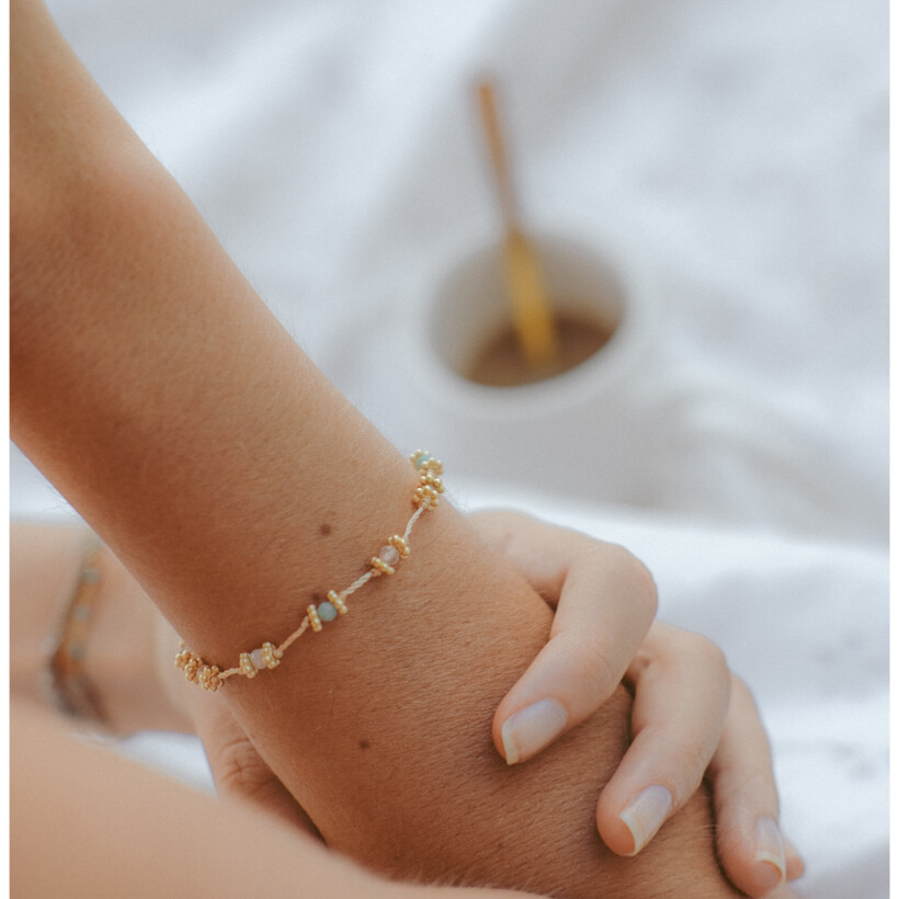 Bracelet de grossesse Ilado en plaqué or, quartz rose, labradorite, pierre de lune et amazonite