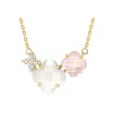 Collier Morganne Bello Bouquet en or jaune, nacre blanche, quartz rose et diamants