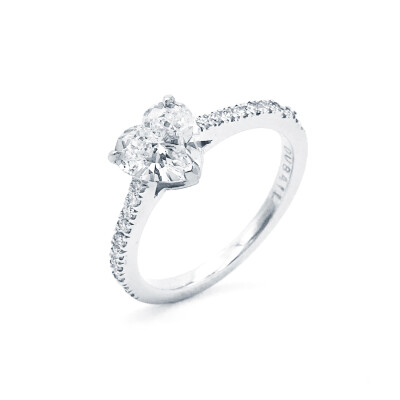 Solitaire diamant taille coeur certifié et diamants en or blanc