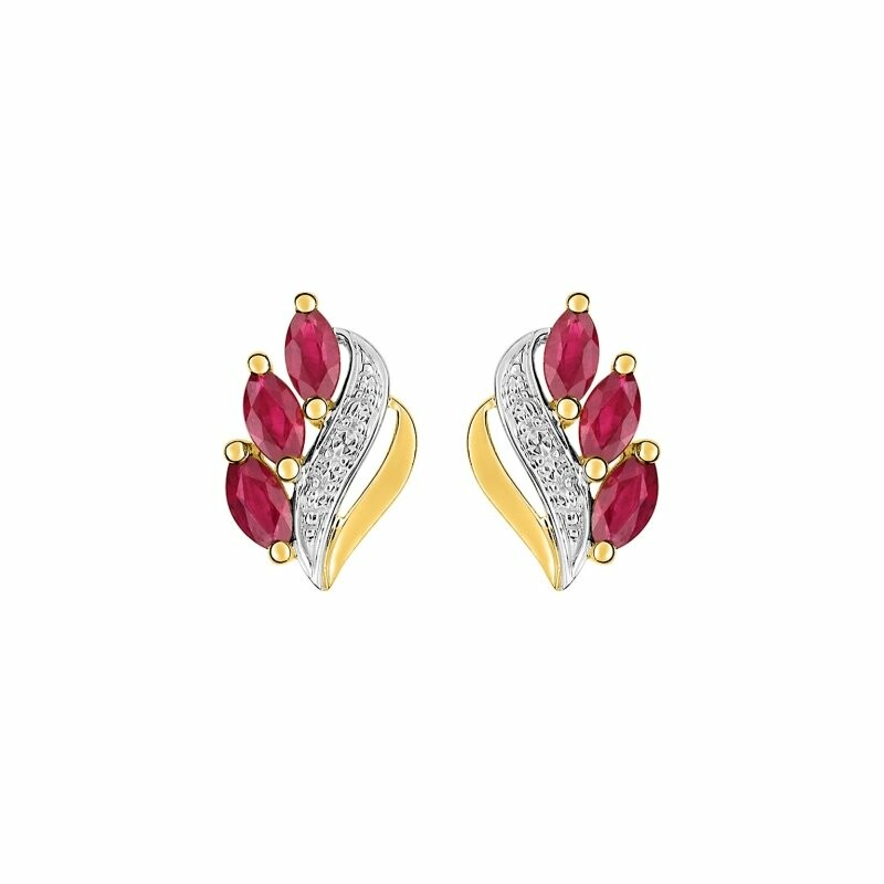 Boucles d'oreilles clous en or jaune, rhodium et rubis