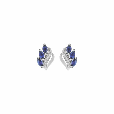 Boucles d'oreilles clous en or blanc, saphirs et oxydes de zirconium