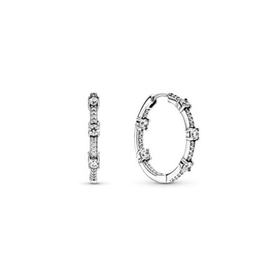 Boucles d'oreilles créoles Pandora Timeless Barres Pavées Scintillantes en argent 