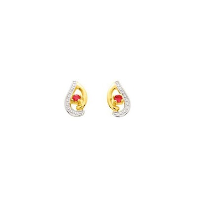 Puces d'oreilles en or jaune et rubis