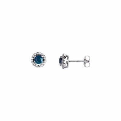 Boucles d'oreilles clous en or blanc, oxydes de zirconium et saphirs