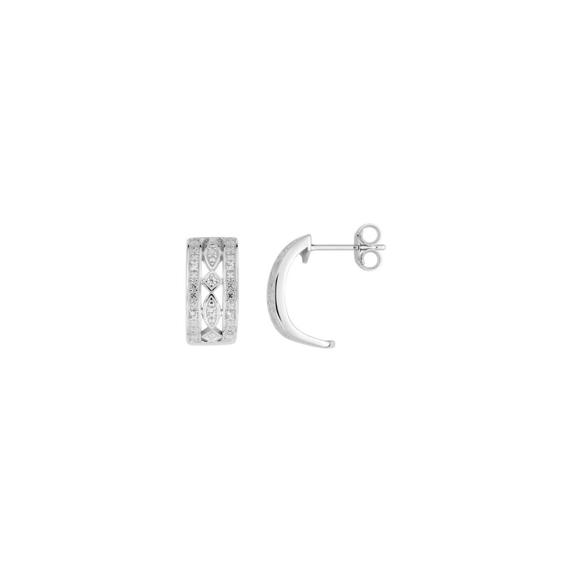 Boucles d'oreilles pendantes en or blanc et diamants