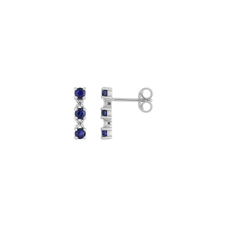 Boucles d'oreilles en or blanc, saphirs et oxydes de zirconium