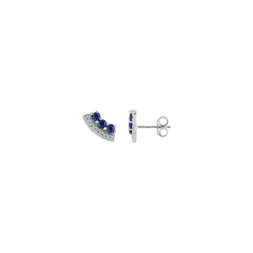 Boucles d'oreilles en or blanc, saphirs et oxydes de zirconium