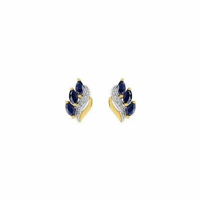 Boucles d'oreilles clous en or jaune, rhodium et saphirs