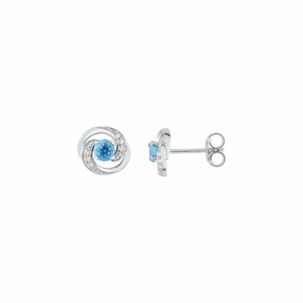 Boucles d'oreilles en or blanc, topazes bleues et oxydes de zirconium