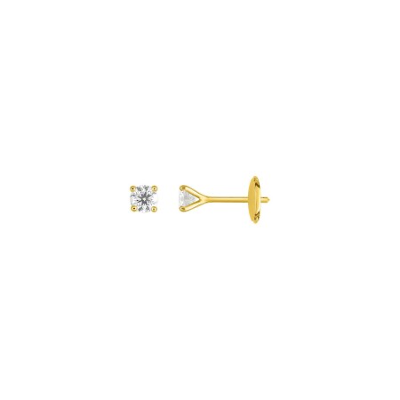 Puces d'oreilles en or jaune et diamants, 0.40ct