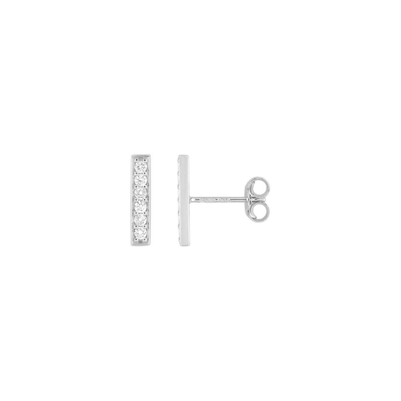 Puces d'oreilles en or blanc et diamants, 0.15ct