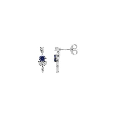 Boucles d'oreilles pendantes en or blanc, saphirs et oxydes de zirconium