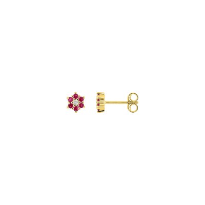 Clous d'oreilles en or jaune, rubis et diamant 0.02ct
