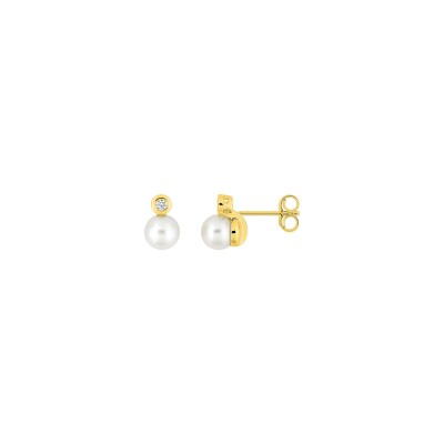 Clous d'oreilles en or jaune, perle de culture et diamant 0.04ct