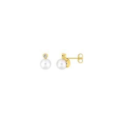 Clous d'oreilles en or jaune, perle de culture et diamant 0.07ct