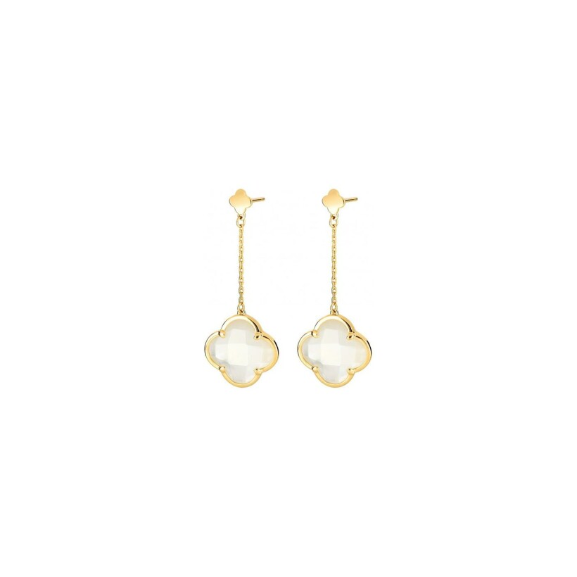 Boucles d'oreilles pendantes Morganne Bello Victoria en or jaune et nacres blanches