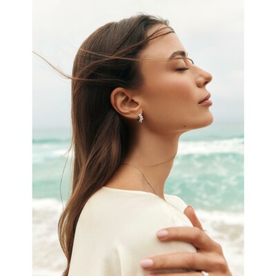 Boucles d'oreilles Murat Écume en argent rhodié, oxydes de zirconium et perle d'imitation