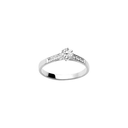 Bague en argent rhodié et oxyde de zirconium