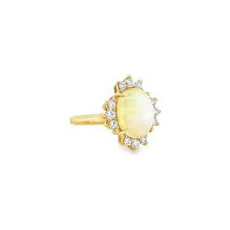 Bague en or jaune, opale et diamants