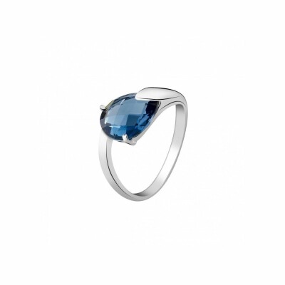 Bague en or blanc et topaze london blue