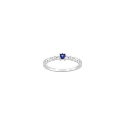 Bague en argent rhodié et oxyde de zirconium