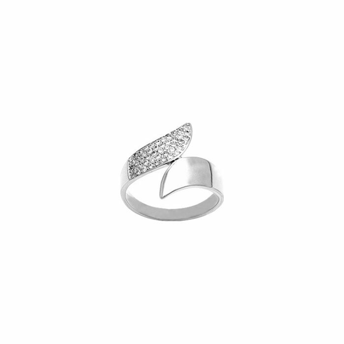 Bague en argent rhodié et oxydes de zirconium