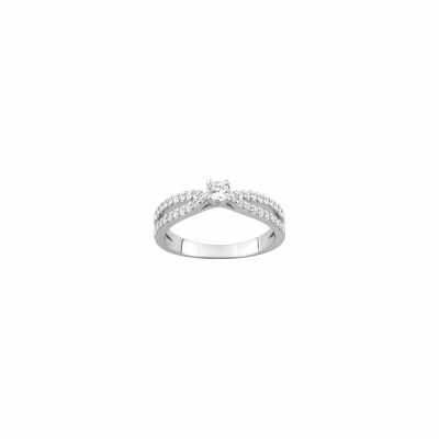 Bague en argent et oxydes de zirconium