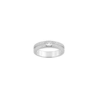 Bague en argent rhodié et oxyde de zirconium