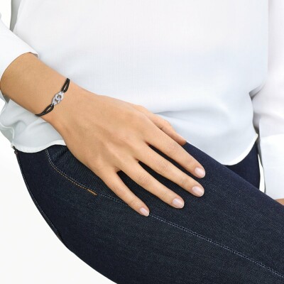 Bracelet sur cordon Menottes dinh van R10 en or blanc