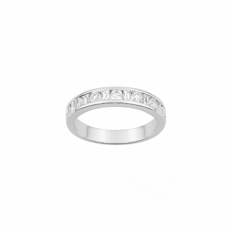 Bague en or blanc et diamants baguettes alternées