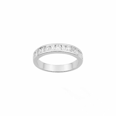 Bague en or blanc et diamants baguettes alternées