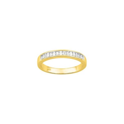 Alliance demi-tour en or jaune et diamants taille baguette