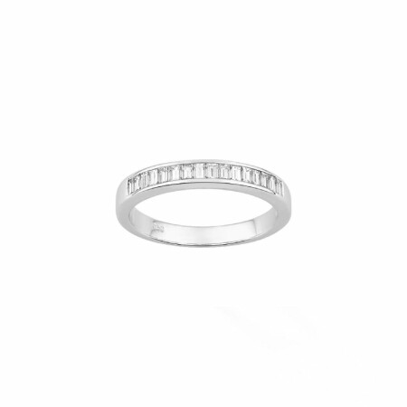 Alliance en or blanc et diamants demi baguette