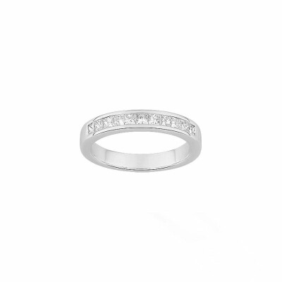 Bague en or blanc et diamants princesse