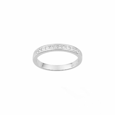 Bague en or blanc et diamants princesse