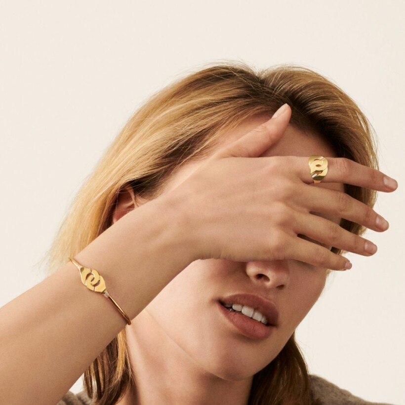 Menottes dinh van R12 bracelet, yellow gold, diamonds
