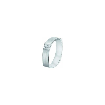 Alliance en or blanc et diamants