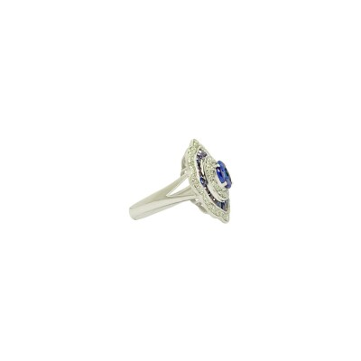 Bague en or blanc, saphir et diamant